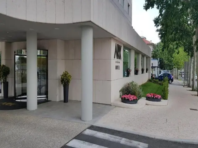 Ark Hotel