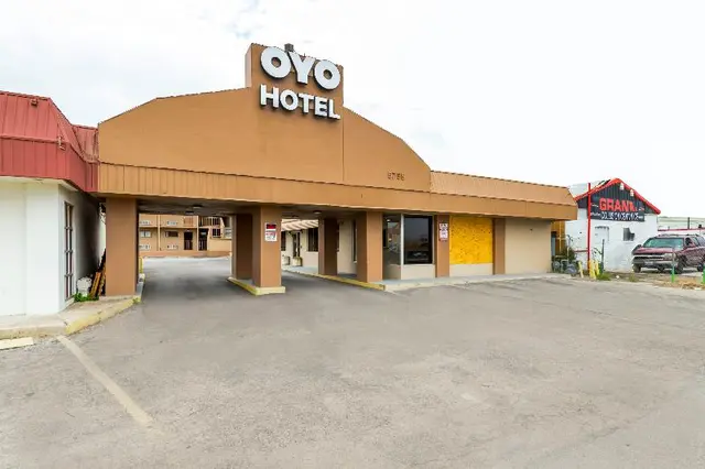 OYO Hotel San Antonio Lackland AFB Seaworld Hwy90W