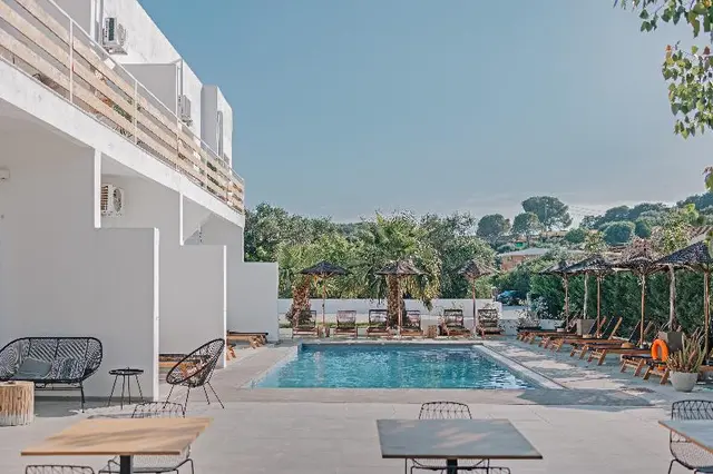 BOHOTEL Messonghi - Designer's Hotel