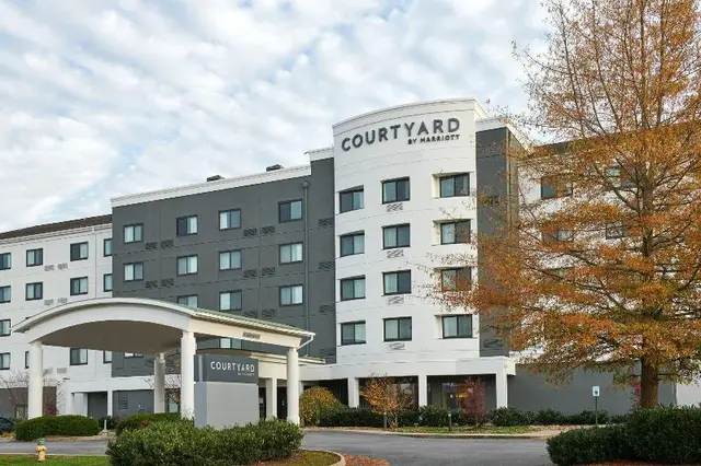 Courtyard By Marriott Bristol