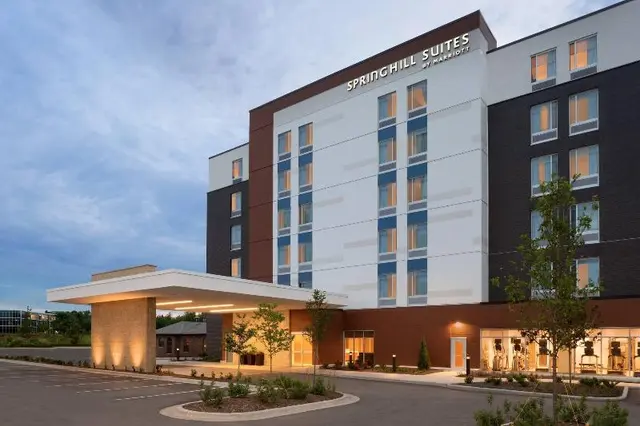 Springhill Suites By Marriott Milwaukee West/Wauwa