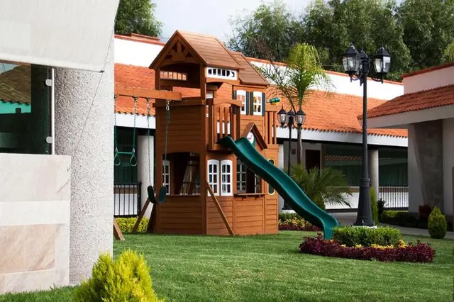 Ecce Inn