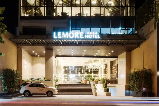 Le More Hotel