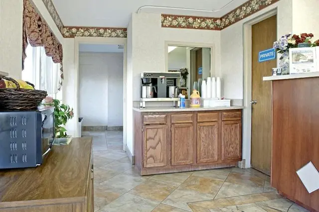 Americas Best Value Inn and Suites Knoxville North
