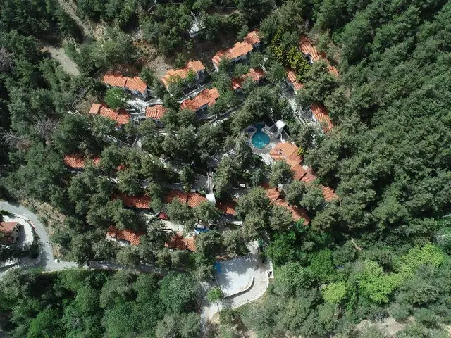 Poed Residence