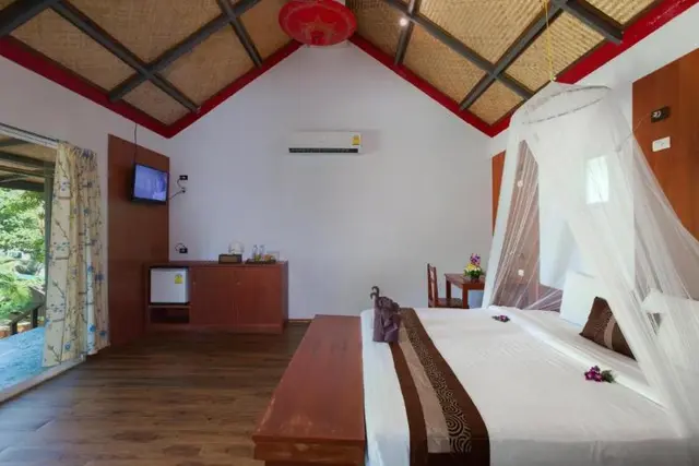 Phi Phi Long Beach Resort and Villa