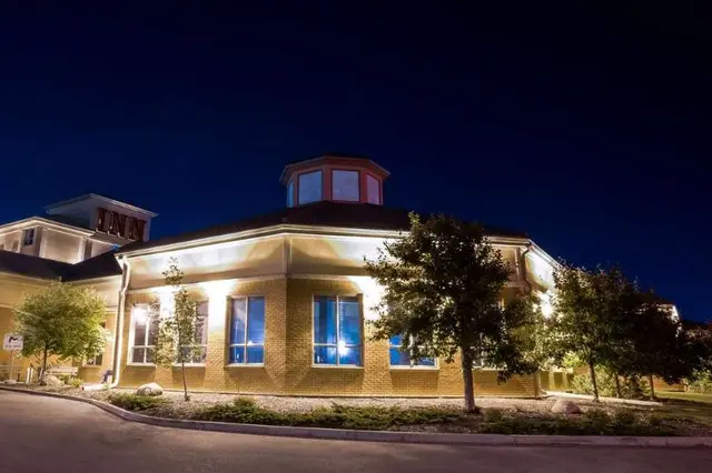 Royal Hotel Edmonton Airport