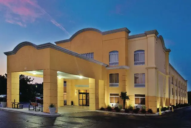 La Quinta Inn Suites By Wyndham Florence