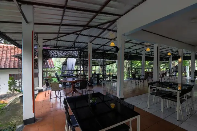 OYO 883 Pavo Resort