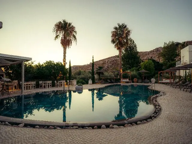 Caesars Gardens Hotel and Spa