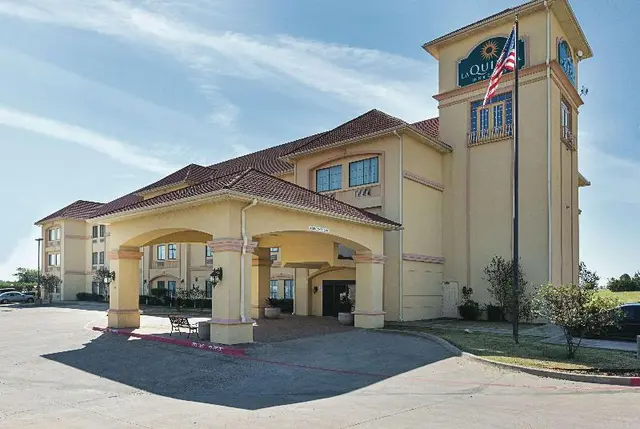 La Quinta Inn Suites By Wyndham Alvarado