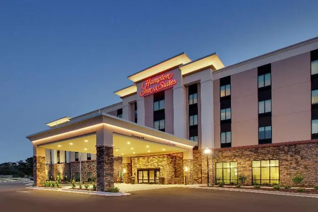 Hampton Inn & Suites Southport