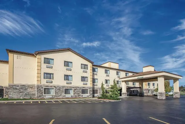 La Quinta Inn Suites By Wyndham Erie