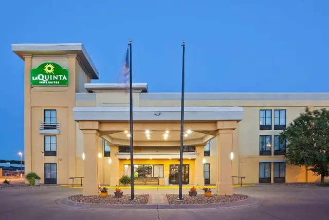 La Quinta Inn Suites By Wyndham Salina