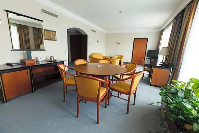 Rahat Palace Hotel