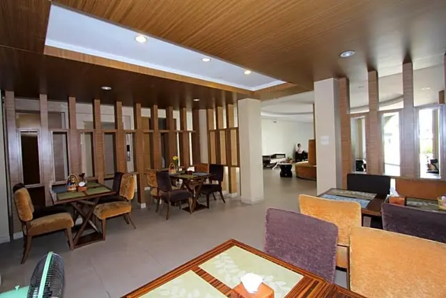 Honey Lodge
