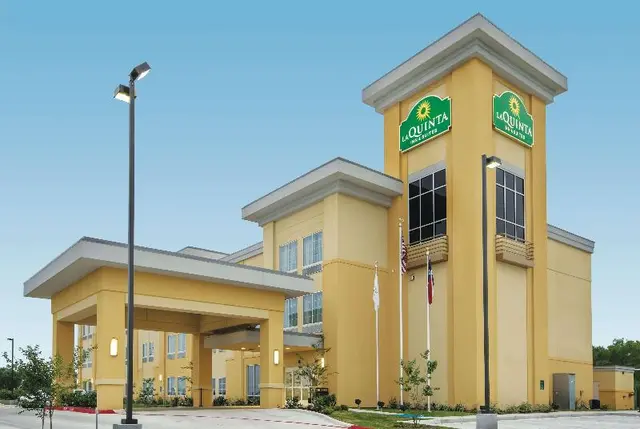 La Quinta Inn Suites By Wyndham Karnes City Kenedy