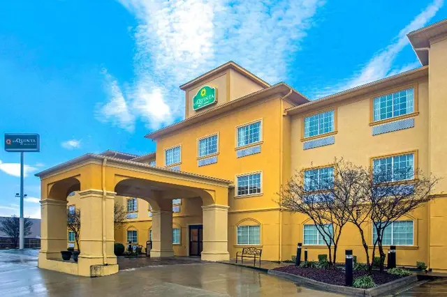 La Quinta Inn Suites By Wyndham Fort Smith