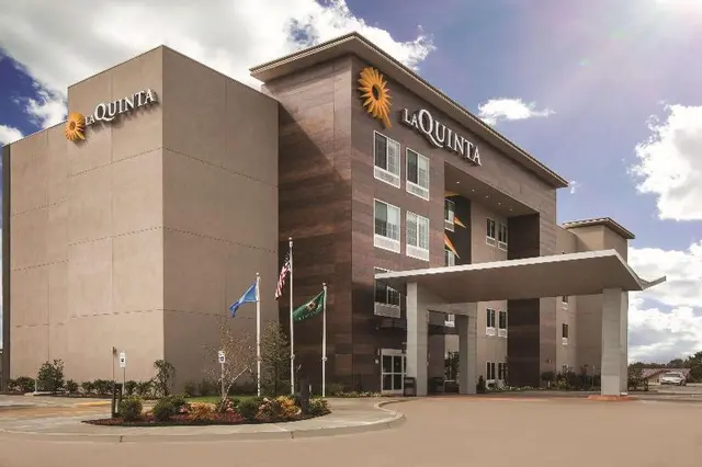 La Quinta Inn Suites By Wyndham Mobile
