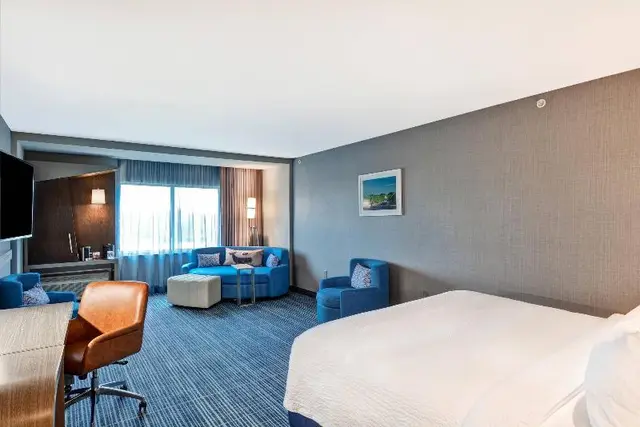 Courtyard By Marriott Long Island Islip/Courthouse
