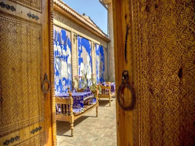 Caravan Serail E