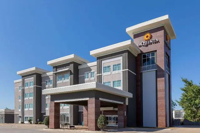 La Quinta Inn Suites By Wyndham Durant