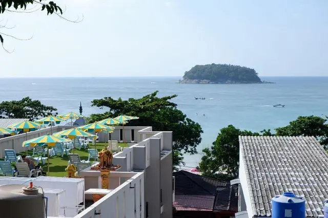 Kata Beachwalk Hotel And Bungalows