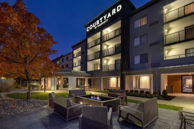 Courtyard By Marriott Cincinnati Airport