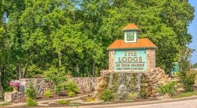 Lodge Of Four Seasons Golf Resort Marina Spa