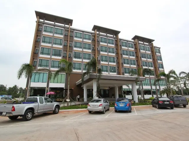 S Tara Grand Hotel