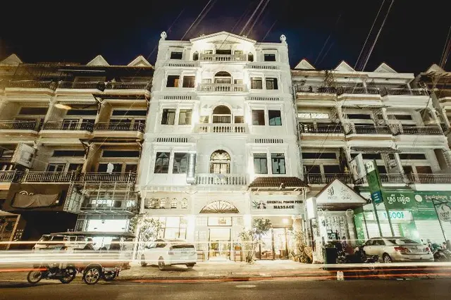 Grand Elevation Hotel