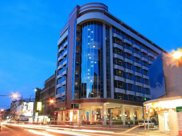 Golden Crown Grand Hotel