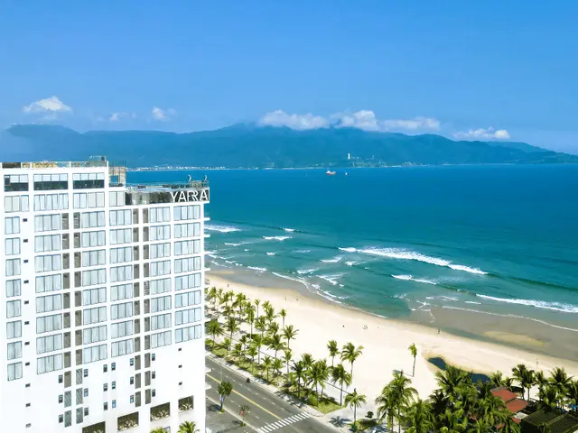 Yarra Ocean Suites Danang