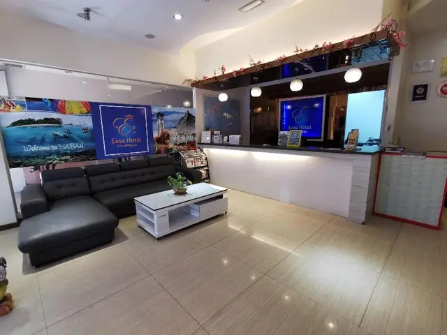 Ease Hotel