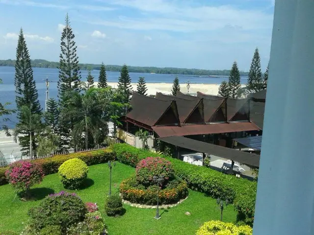 Straits View Hotel
