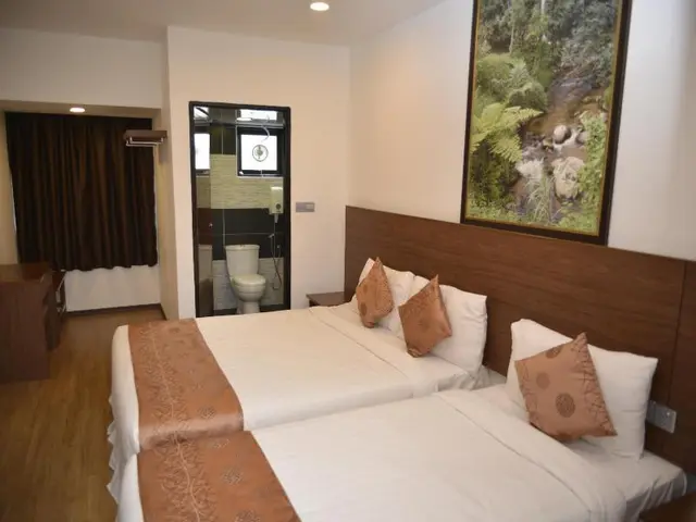 Highlanders Hotel