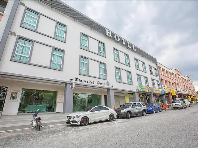 Minimalist Hotel