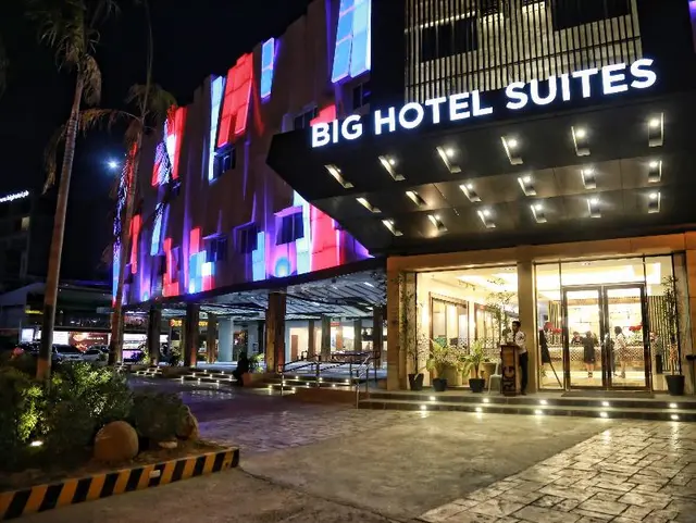 Big Hotel Suites