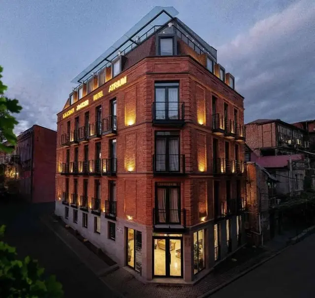 Bridge Boutique Hotel