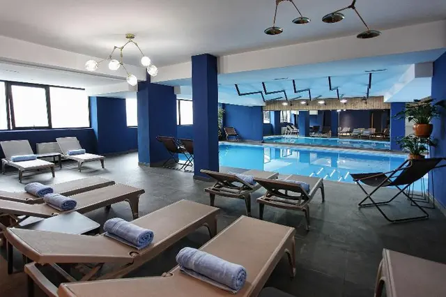 L M Club Hotel