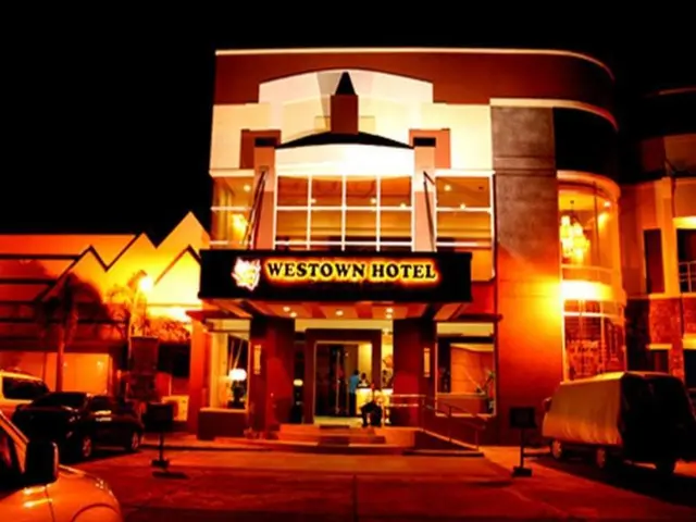 MO2 Westown Hotel Mandalagan