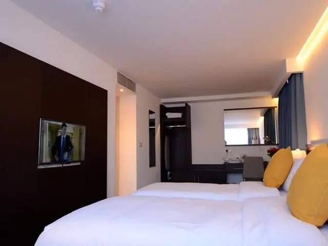 Pelican London Hotel And Residence