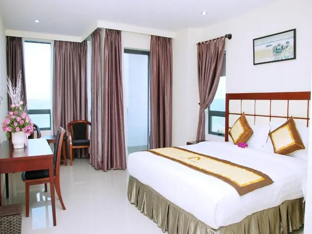 Seafront Hotel Da Nang