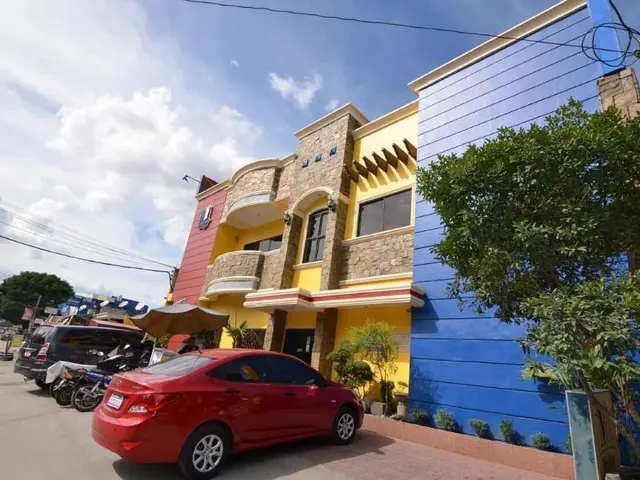 Kokomos Suites Hotel