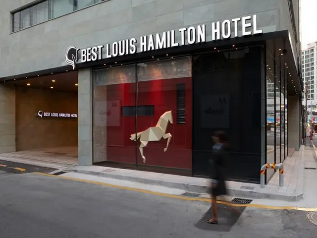 Best Louis Hamilton Hotel