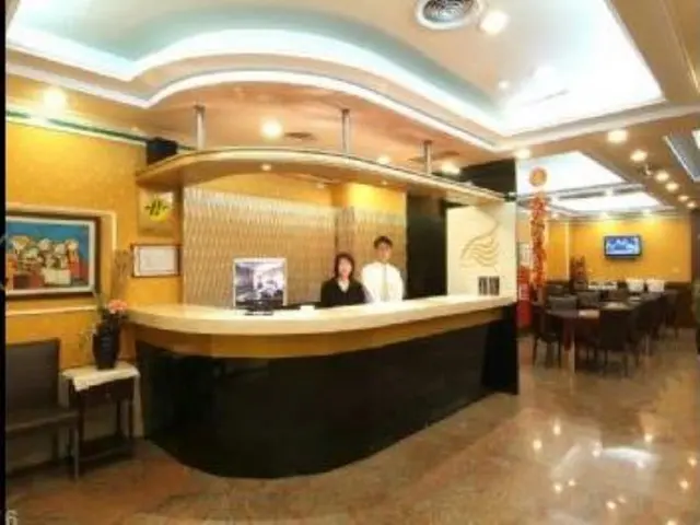 Golden Swallow Hotel