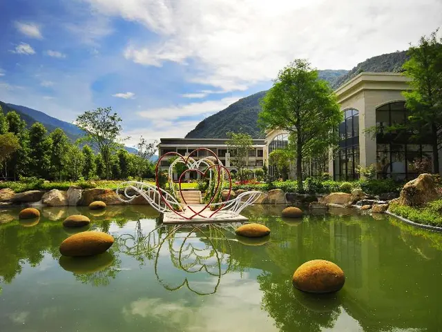 Tai-Yi Red Maple Resort