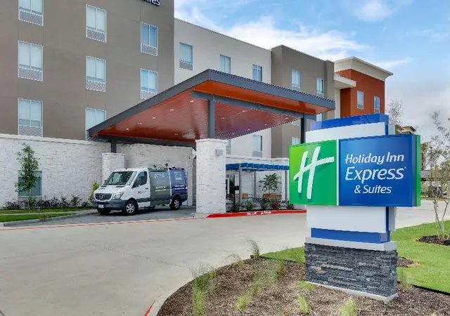 Holiday Inn Express & Suites Plano - The Colony