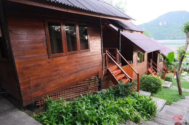 The Cobble Beach Hotel