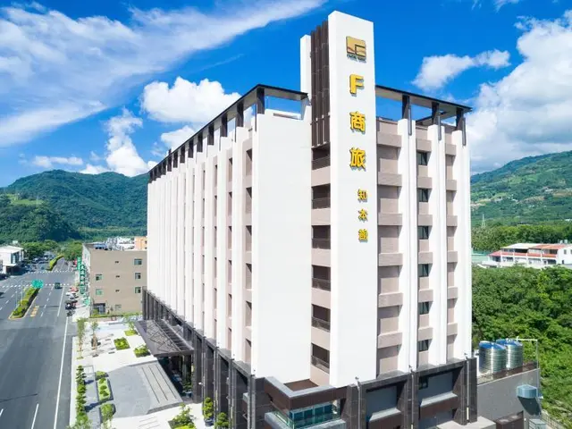 F Hotel Chipen